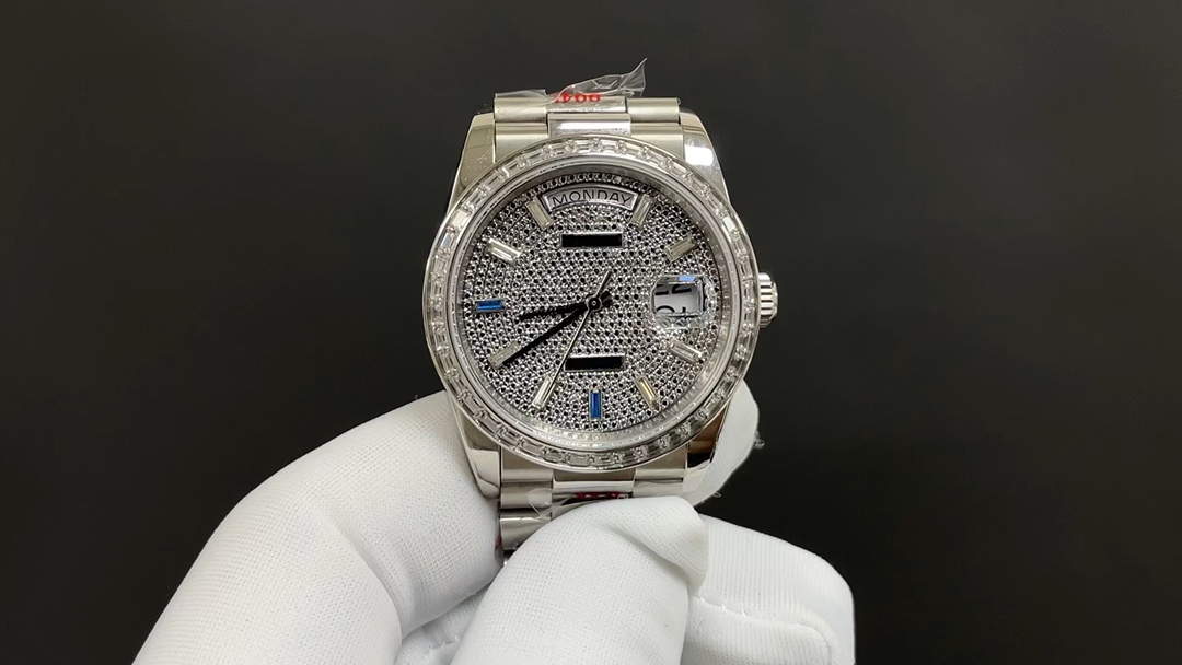 Rolex Datejust, Doble calendario, piedras
